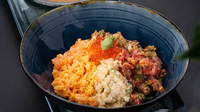 Kaisen Don With Seafood And Spicy Sauce