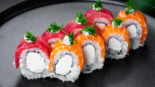 Truffle Roll With Salmon And Tuna